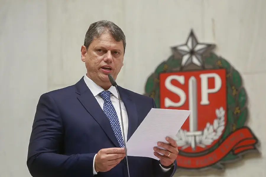 Governo de SP vai contratar 550 psicólogos e empresas de segurança privada para atuar nas escolas