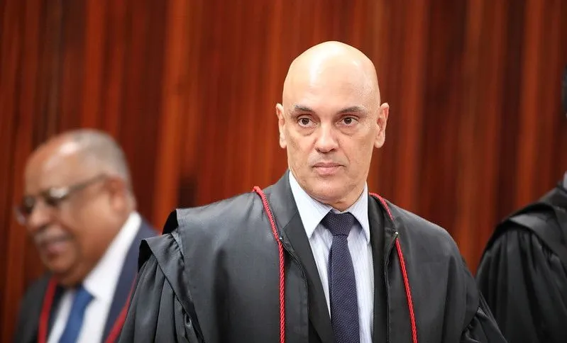 Houve “lavagem cerebral” na população para desacreditar a democracia, diz Moraes