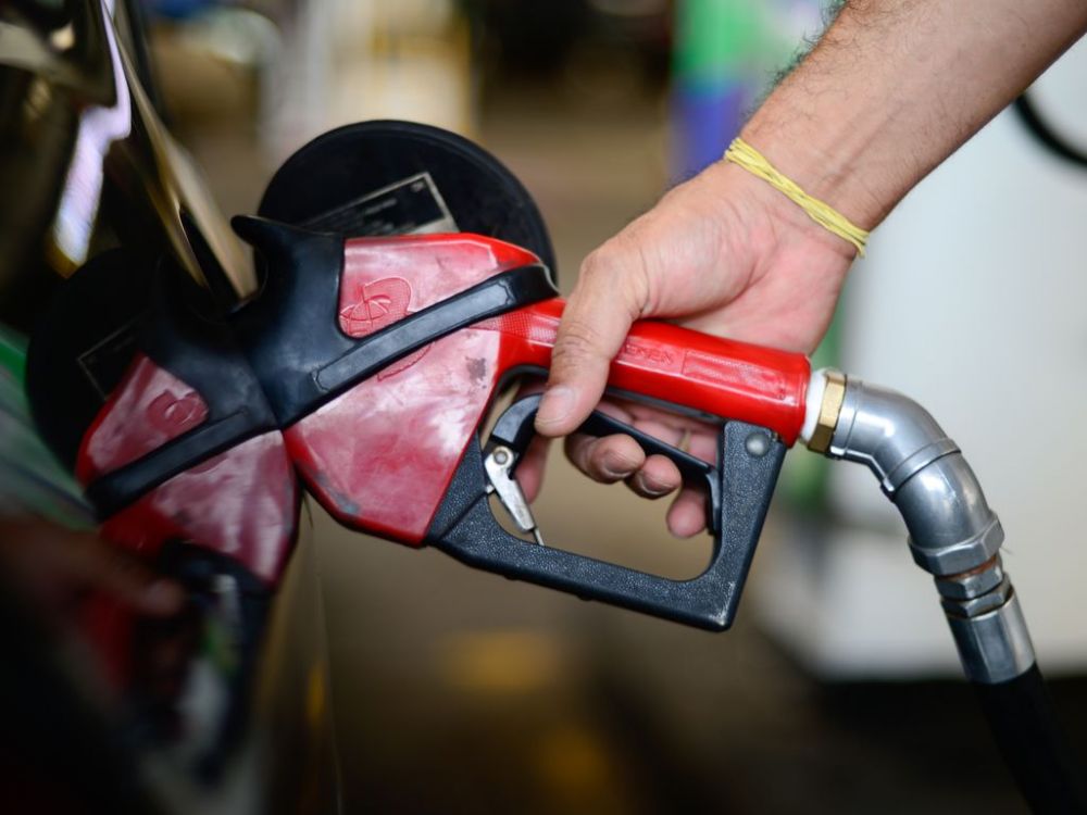Gasolina fica mais cara a partir desta quarta-feira (16); reajuste é de 16,3%