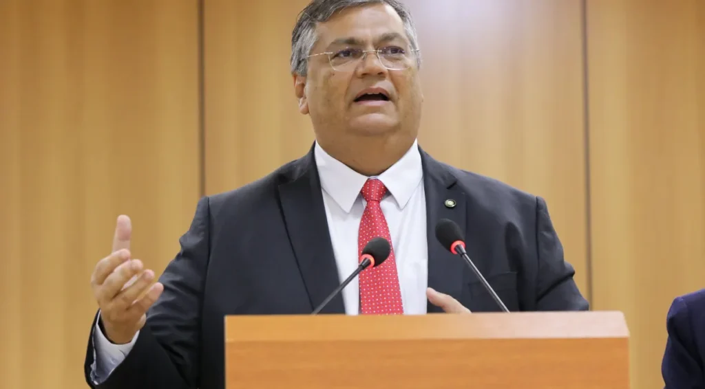 “Vamos fechar os canais de financiamentos das organizações criminosas”, diz Dino