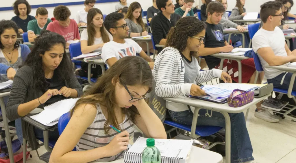 Enem 2023 tem 60 redações nota mil; 4 são de candidatos da rede pública de ensino