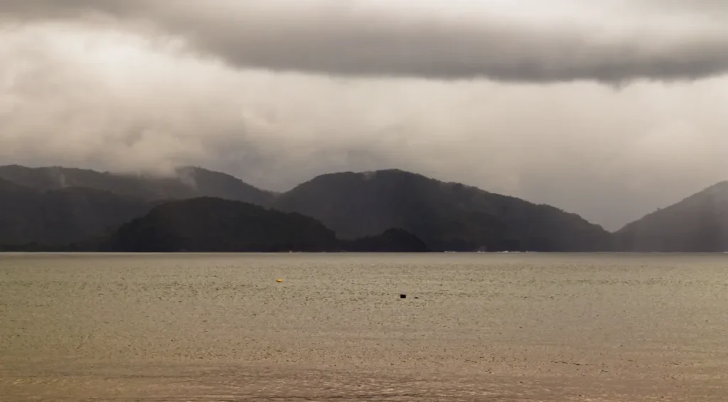 Baixada Santista tem alerta para até 220 milímetros de chuva entre hoje e sábado