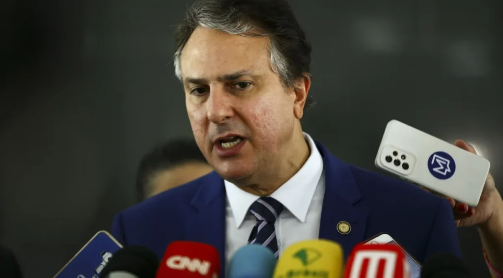 Governo pagará até R$ 9.200 em poupança para estudantes de baixa renda ao concluírem ensino médio