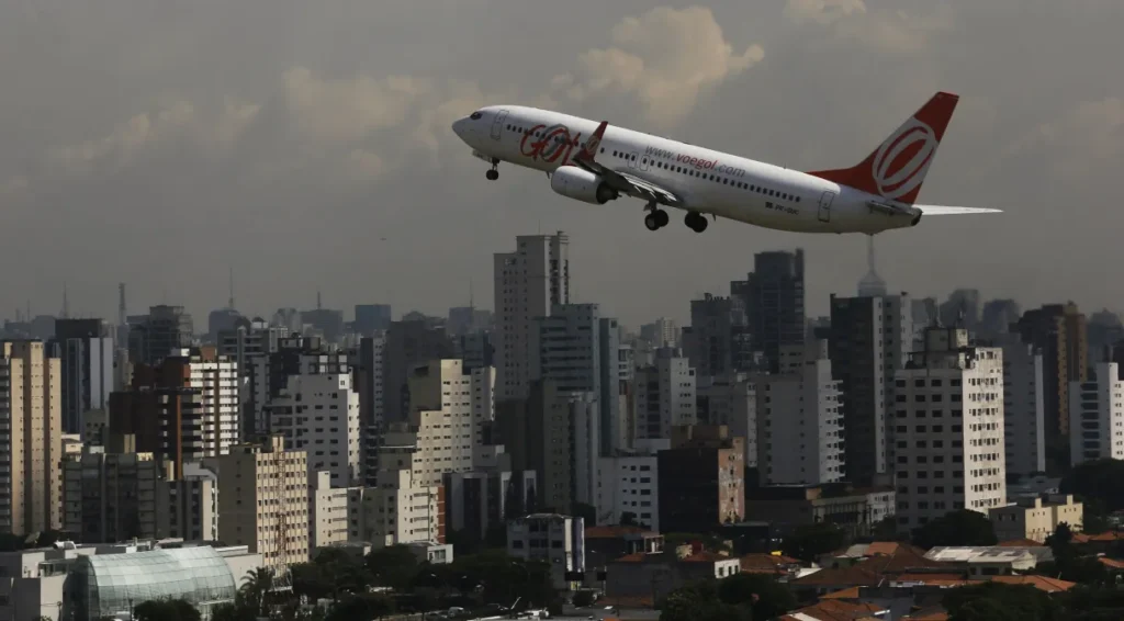 Reforma vai aliviar imposto da aviação regional, mas deslocamento entre metrópoles terá “tributo cheio”