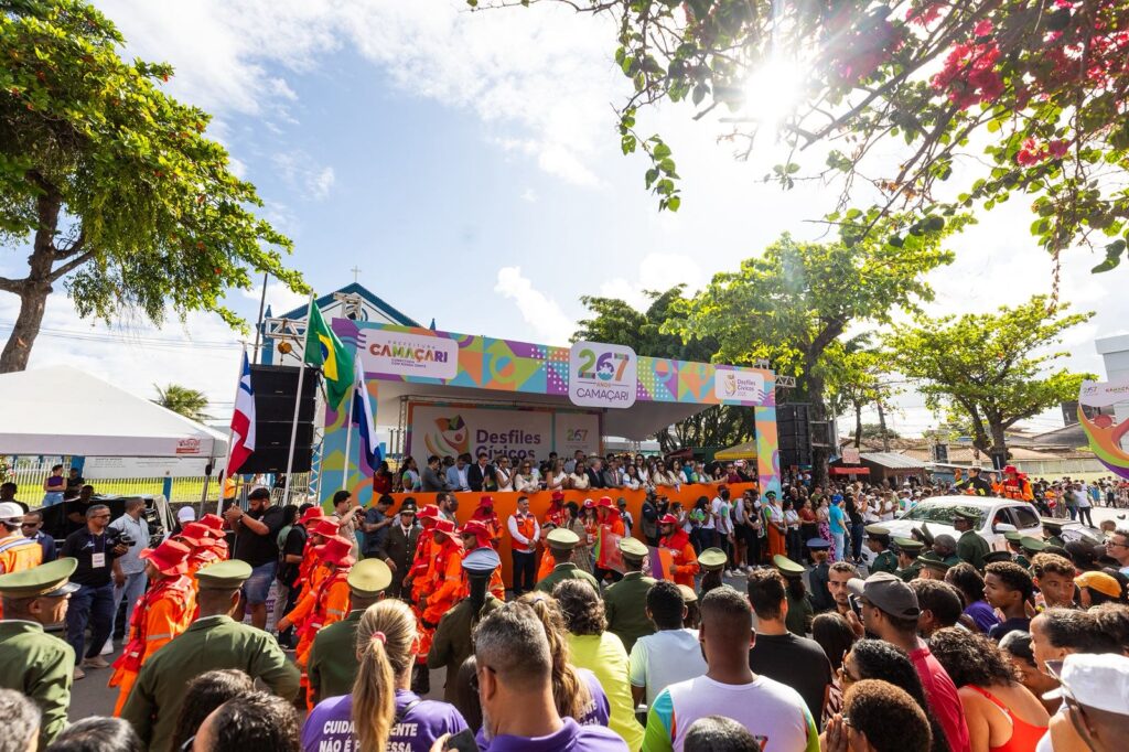 Vila de Abrantes comemora 267 anos de Camaçari com desfile repleto de tradição e forte participação popular