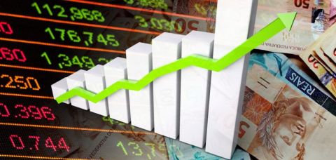 Juros do crédito pessoal e cartão rotativo avançam para as famílias