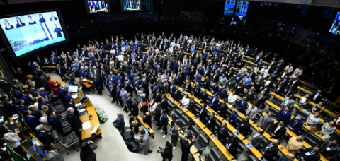 Projeto proíbe cancelamento de plano para pacientes com câncer