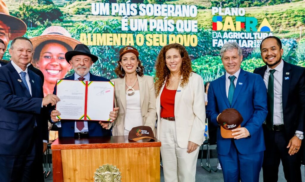 “Melhor arma que um país pode ter é alimento”, diz Lula. O governo anunciou R$ 97,7 bi em créditos para agricultores.