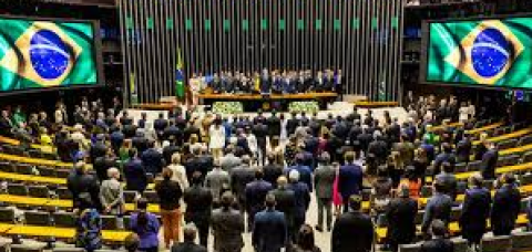 Congresso retoma votações com pauta-bomba de R$ 8,4 bilhões