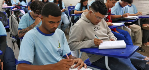 Pé-de-Meia: nascidos em setembro e outubro recebem parcela de R$ 200