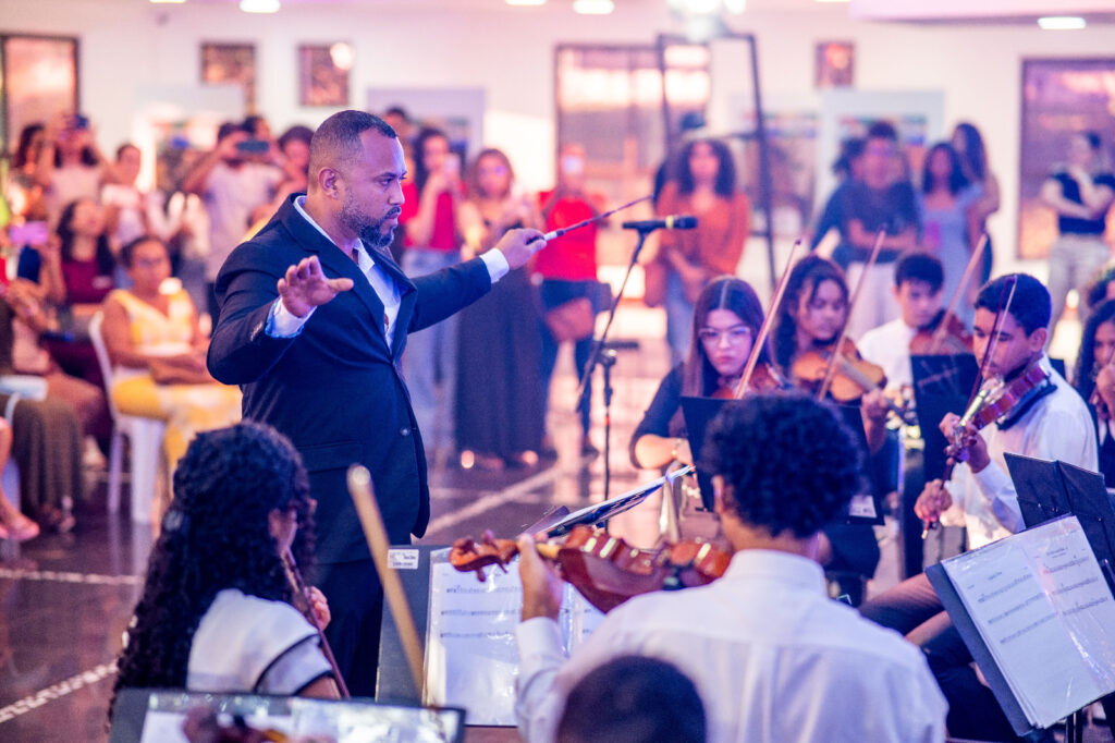 Primeira apresentação da Orquestra Juvenil de Camaçari encanta público na Cidade do Saber