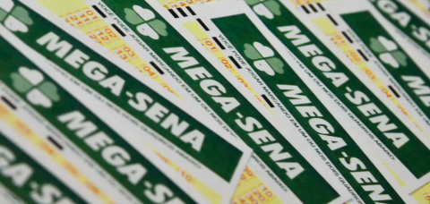 Mega-Sena acumula para R$ 135 milhões; confira as dezenas sorteadas